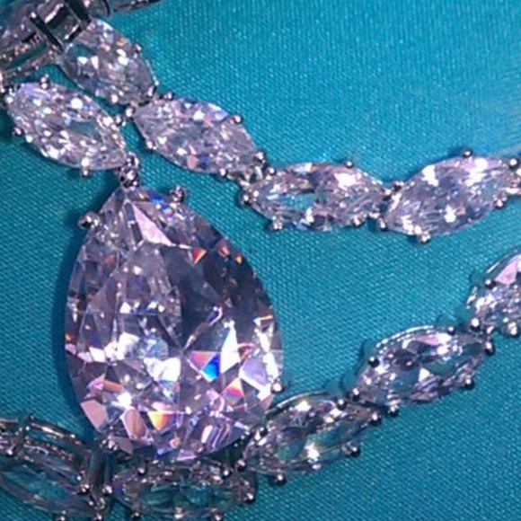 Stunning Grade AAA Cubic Zirconia (CZ) Necklace - Picture 1 of 9